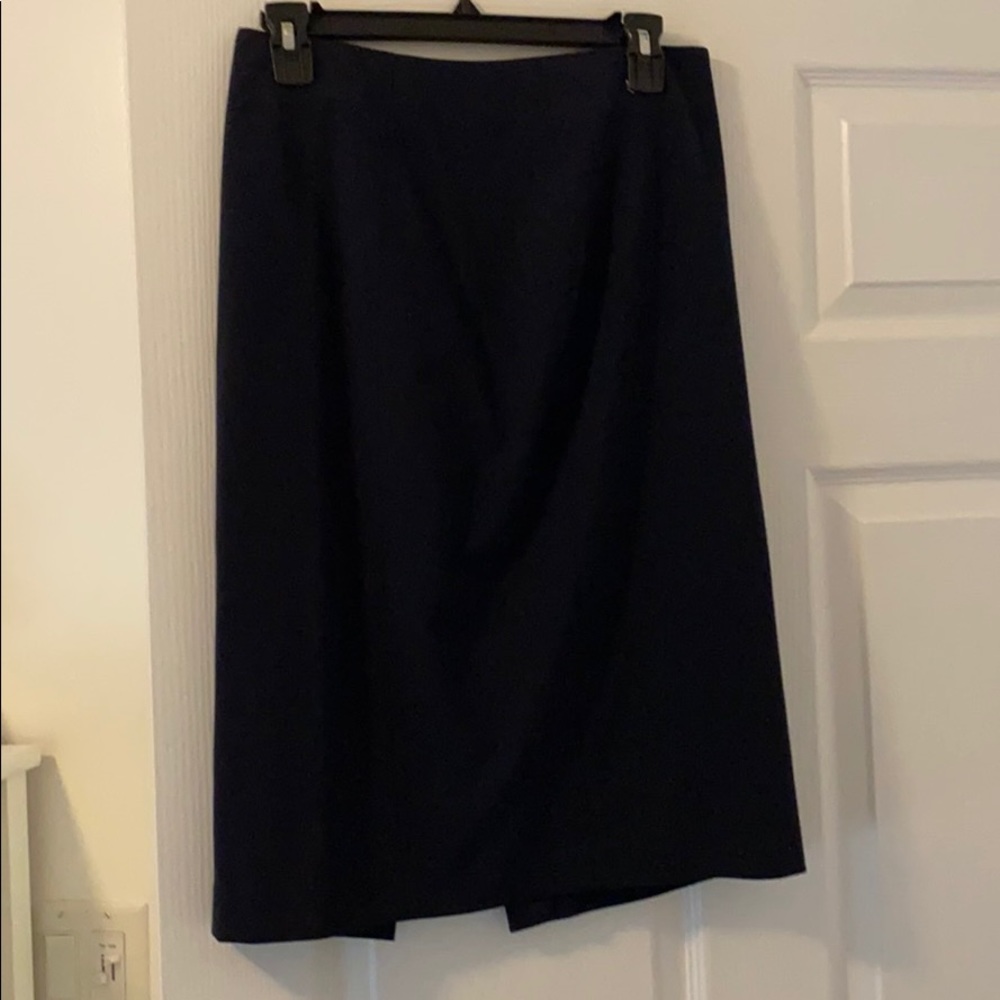 ⬇️$13⬇️ Ann Tylor Navy Suit Skirt Size 2